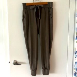 Dynamite army green jogger dress pants